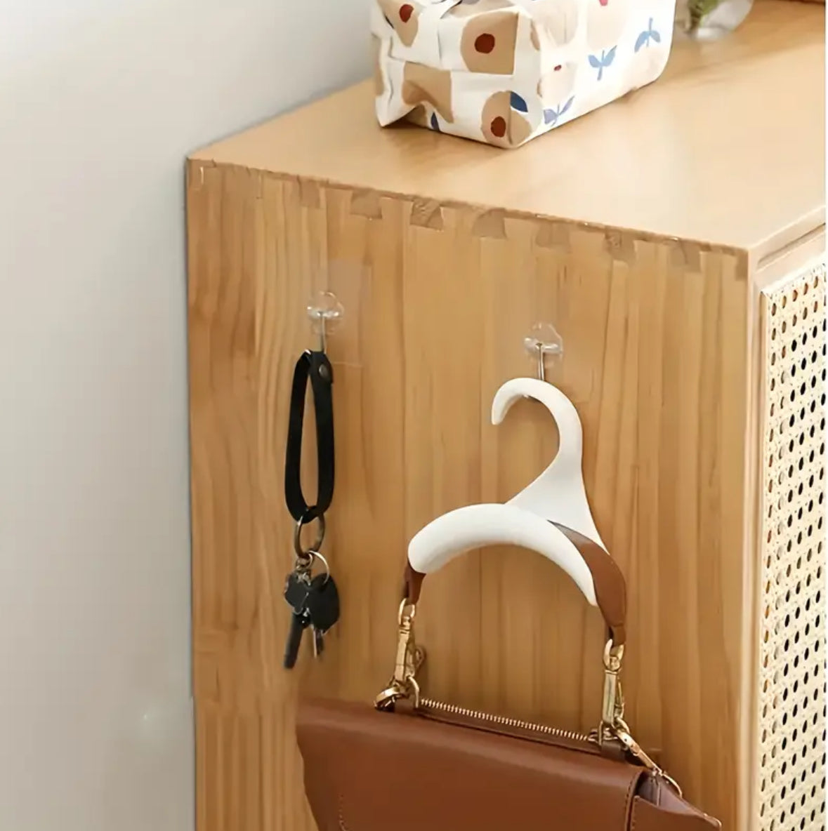 2 Sets (10pcs) White Wardrobe Hooks – Sturdy Plastic Hangers for Handbags, Scarves & Accessories, Smooth Finish