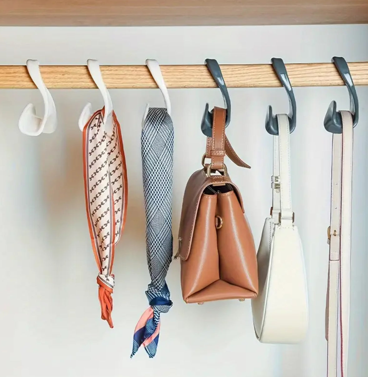 2 Sets (10pcs) White Wardrobe Hooks – Sturdy Plastic Hangers for Handbags, Scarves & Accessories, Smooth Finish