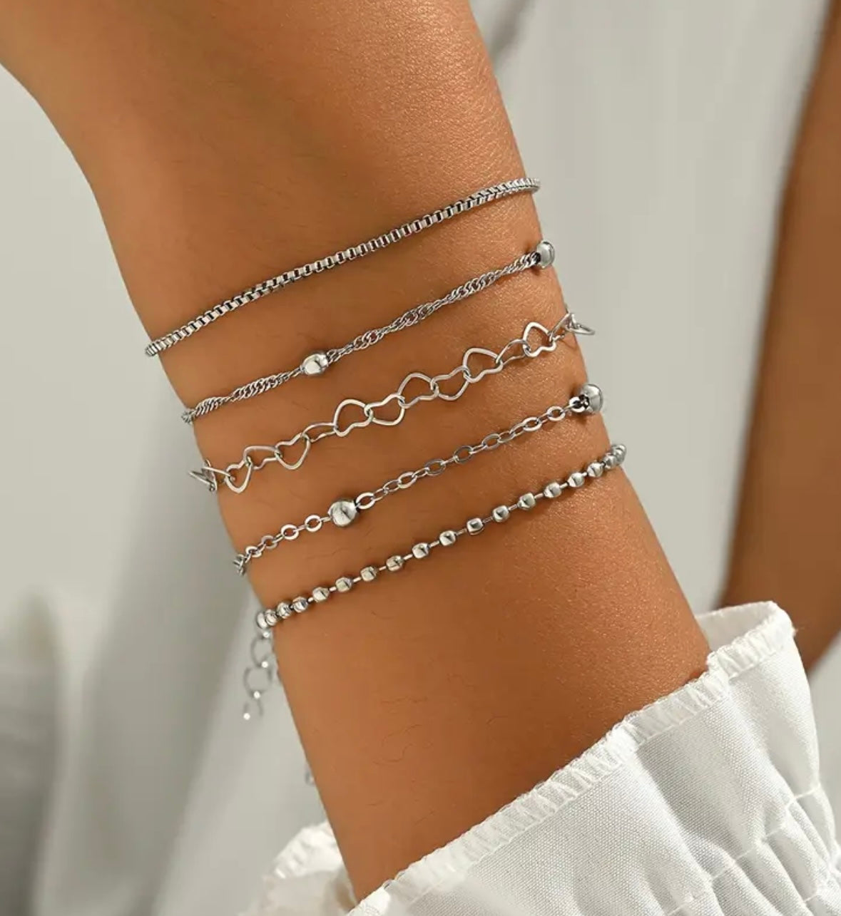 5pcs Minimalist Heart & Beaded Chain Bracelet Set for Women – Available in Silver and Gold, Elegant Everyday Jewelry