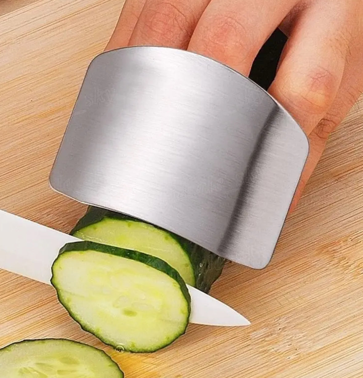 Stainless Steel Finger Guard for Knife Safety – Cut Protection for Home & Professional Chefs