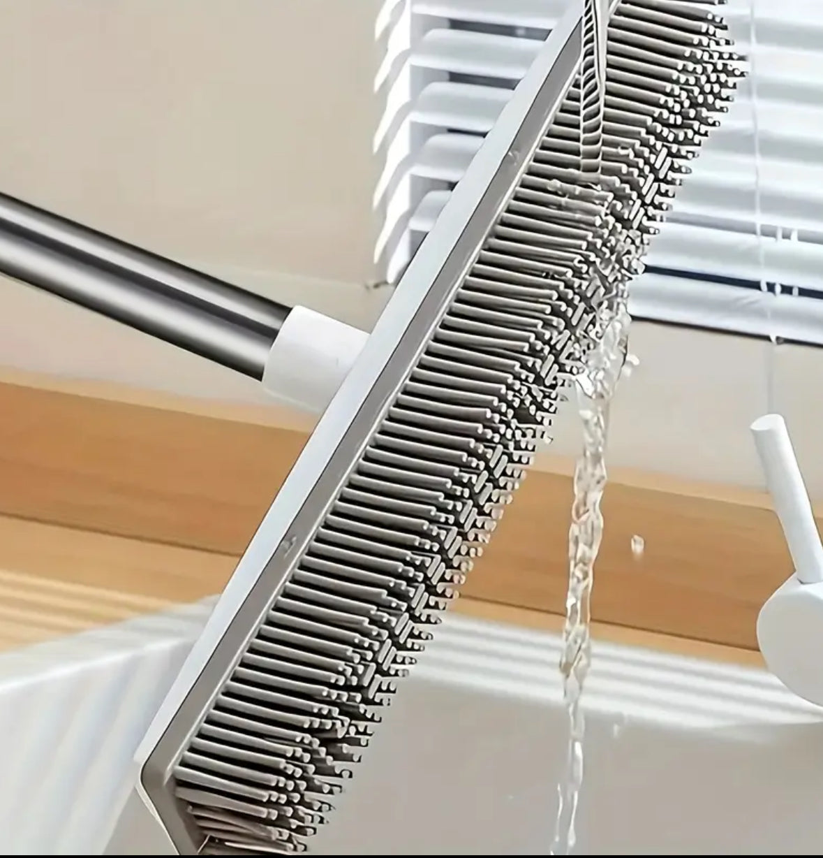 2-in-1 Rubber Broom & Squeegee – Effortless Pet Hair Remover for Carpets, Hardwood & Tiles | Stainless Steel Handle | Ideal for Cats & Dogs | Manual, Non-Electric Cleaning Tool